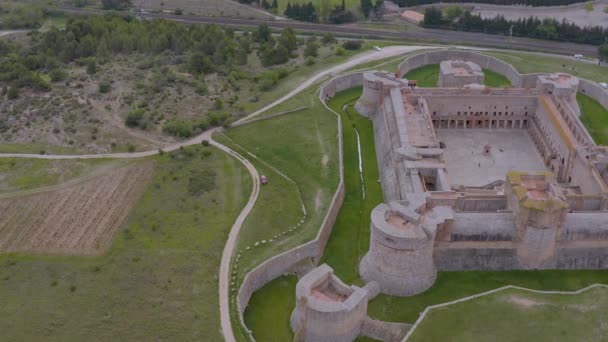 Fortaleza Ventas Buen Ejemplo Transición Entre Chteau Medieval Torres Cilíndricas — Vídeos de Stock