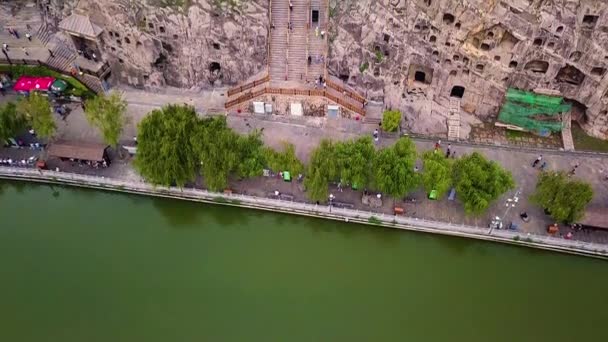 Přiblížit Detaily Nad Hlavní Sochou Jeskyně Fengxiangsi Longmen Grottes Henan — Stock video