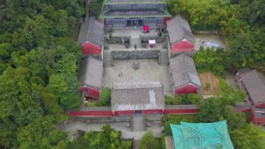 Nanyan Place birçok kung fu filminin senaryosuydu. Avluda kung fu öğreten Sifu ustaları var..