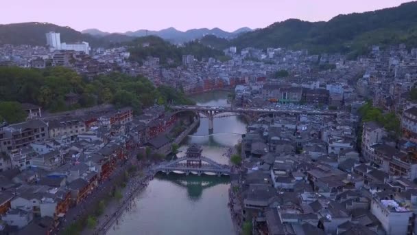 Vista Aérea Pôr Sol Fenghuang Nova Cidade Como Pano Fundo — Vídeo de Stock