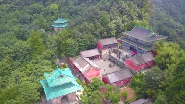 南贤宫的观景 位于南崖之上的建筑是由唐代建造的 中国湖北省武当山 — 图库视频影像