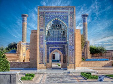 Tamerlane 'in (Amir Timur) Gur-Emir mozolesinin ön cephesi. Semerkand şehri, Özbekistan