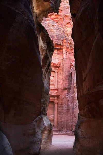 Delante Siq Estrecho Cañón Antes Entrada Ciudad Oculta Petra Jordania — Foto de Stock