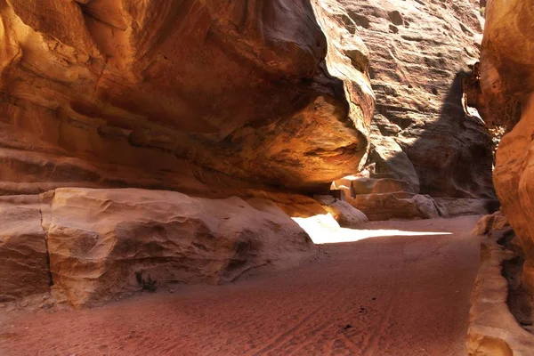 Areia Rochas Cores Vermelho Laranja Caminho Caminhando Para Tesouro Petra — Fotografia de Stock