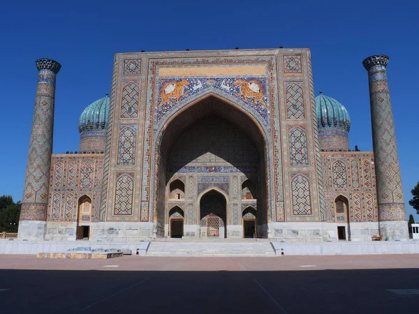 Pohled Zepředu Sher Dor Madrasa Náměstí Registan Samarkand Uzbekistán — Stock fotografie