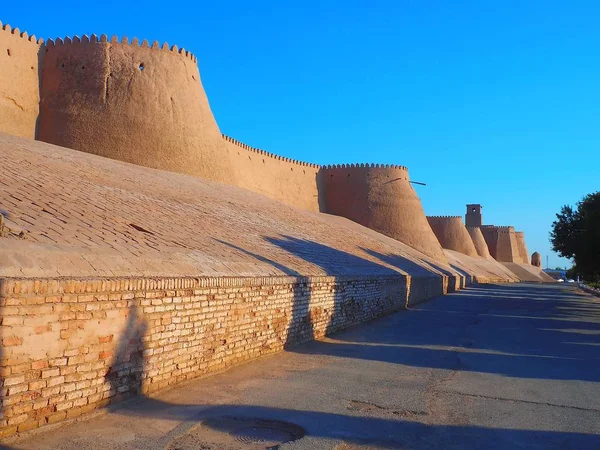 우즈베키스탄의 히바의 성벽에 — 스톡 사진
