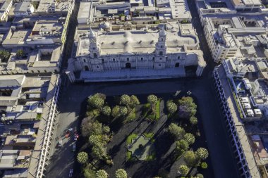 Hava görüntüsü. Plaza de Armas 'daki Katedral cephesi (Ana Meydan), Arequipa, Peru