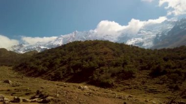 Salkantay, Cusco Bölgesi, Peru 'daki Humantay Gölünde kar yağışıweather forecast