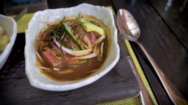 Ceviche tatma: klasik tarz, karışık ceviche ve Nikkei tarzı ceviche. Taze balık, deniz ürünleri, yosun ve ton balığı..