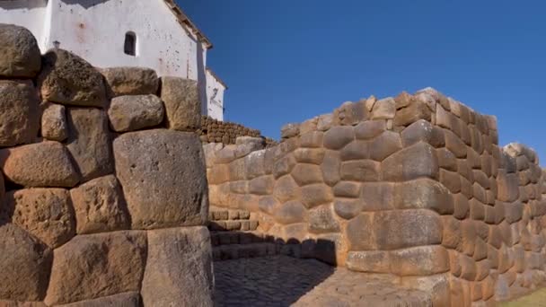 Χαραγμένα Πέτρινα Τούβλα Τέλεια Συναρμολογημένα Πέτρες Στα Τείχη Της Αρχαίας — Αρχείο Βίντεο