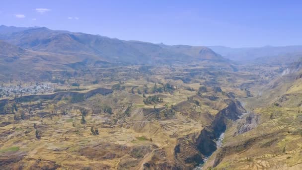 Paisaje Aéreo Pueblos Pequeños Antiguas Terrazas Inca Valle Del Colca — Vídeo de stock