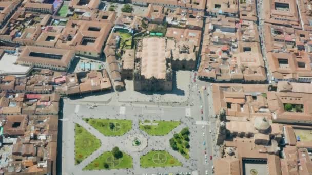 Les Espagnols construisent la place principale Plaza de Armas, cathédrale et église de la Compagnie de Jésus quand ils dominaient la ville, Cusco, Pérou