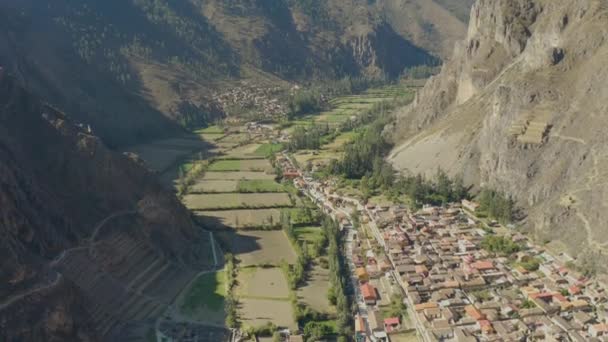 Las Vistas Aéreas Ollantaytambo Están Rodeadas Montañas Valle Urubamba Región — Vídeos de Stock