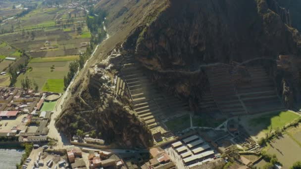 Luchtfoto Panorama Van Inca Fort Met Terrassen Tempel Heuvel Ollantaytambo — Stockvideo