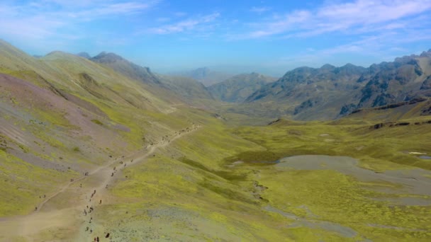 Luftaufnahme Des Vinicunca Tals 5200M Höhe Den Anden Pitumarca Zone — Stockvideo