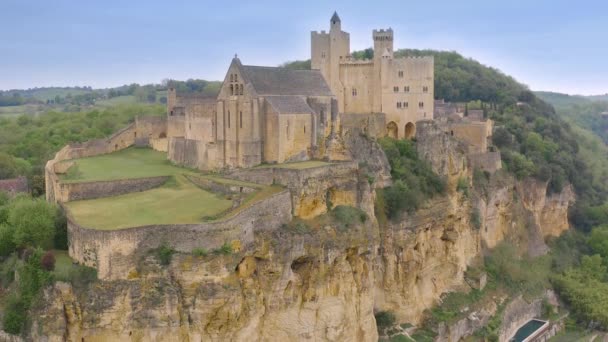 Vuelo Vertical Sobre Beynac Cazenac Antiguo Pueblo Antiguo Pueblo Castillo — Vídeos de Stock