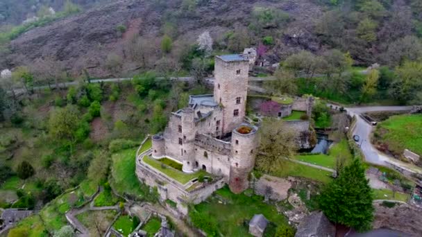 从Belcastel到4K的空中景观 法国南部Aveyron省的一个小村庄 — 图库视频影像