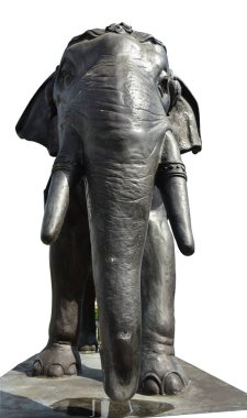 Piemphong Sarn Köprüsü Rayong Tayland. Bakır fil heykeli