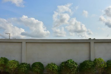 Mavi gökyüzü beyaz bulut arkaplanı. Güzel gökyüzü ve bulutlar öğleden sonra. 