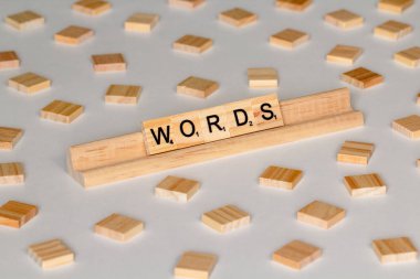Scrabble Kelime Oyunu ahşap fayans yazım 