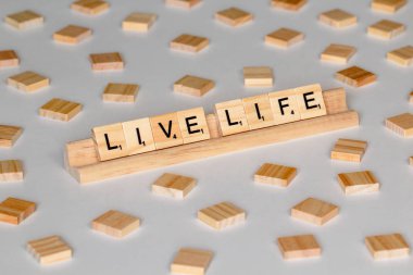 Scrabble Kelime Oyunu ahşap fayans yazım 