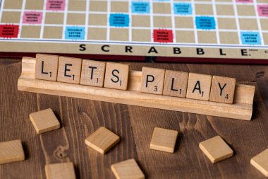 Scrabble masası oyunu Scrabble fayans büyüsü ile 