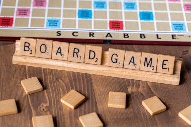Scrabble masa oyunu Scrabble taşı büyüsüyle 