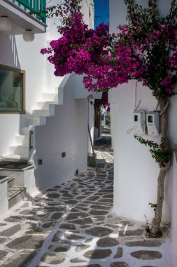 Binalar, Paros, Yunanistan tarafından dar sokak
