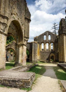 Kemerli yapısı, Belçika ile eski kalıntılar