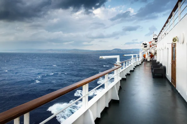 Dek Van Een Schip Dat Vaart Zee Paros Griekenland — Stockfoto