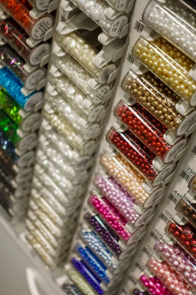 Разнообразие Швейных Кнопок Продажи Текстильном Магазине — стоковое фото