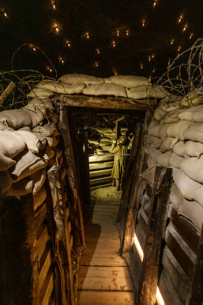 用沙袋和铁丝网堆成的木制战壕 比利时 — 图库照片