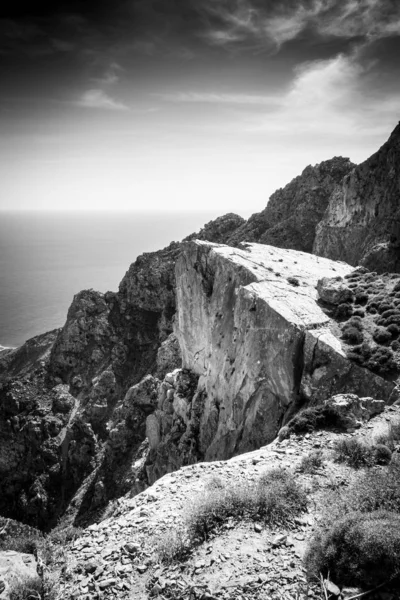 Doğal Görünümü Kayalık Uçurum Deniz Manzarası Gökyüzü Crete Yunanistan — Stok fotoğraf