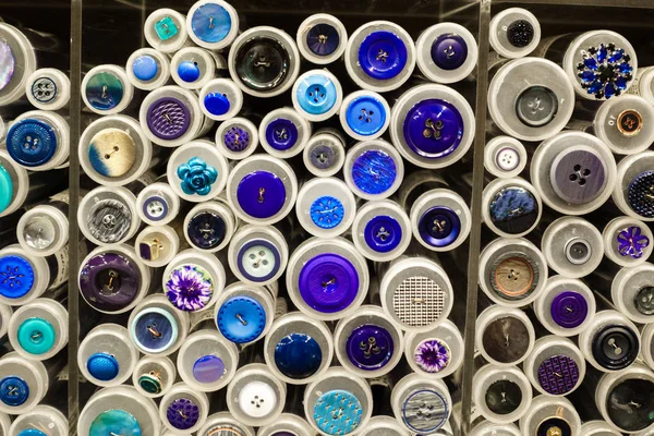 Разнообразие Швейных Кнопок Продажи Текстильном Магазине — стоковое фото