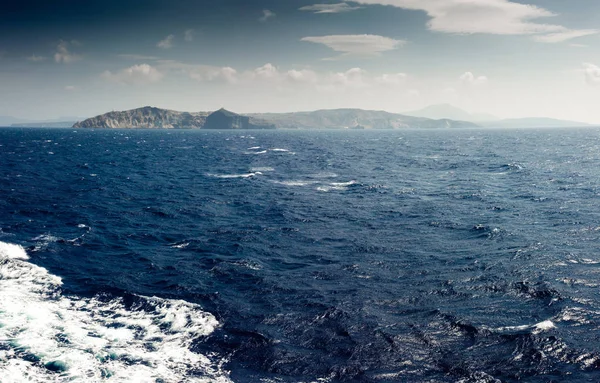 Vlnitý Moře Proti Mountain Paros Řecko — Stock fotografie