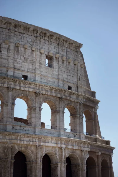 Ruinas Del Coliseo Contra Cielo Azul Roma Italia —  Fotos de Stock