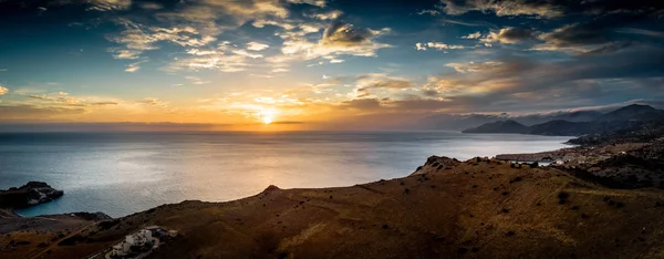 Vista Panorâmica Montanha Mar Durante Pôr Sol Creta Grécia — Fotografia de Stock