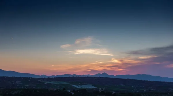 日落时的风景和山景 克里特岛 — 图库照片