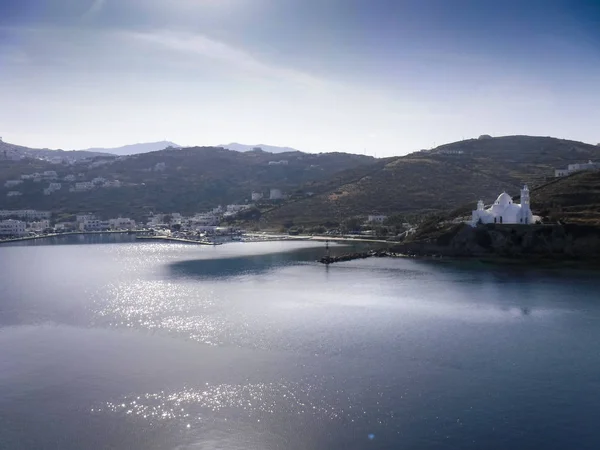 Vista Panoramica Del Mare Della Montagna Con Chiesa Milos Grecia — Foto Stock