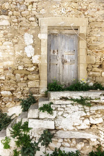 Vista Frontal Puerta Madera Cerrada Creta Grecia Europa —  Fotos de Stock