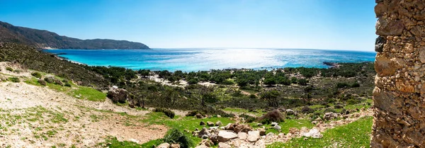 Sea with mountains — Stock Photo, Image