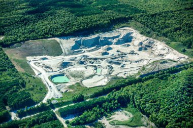 Yeşil alanın ortasında ki gölet