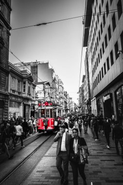 Taksim İstiklal Caddesi'nde nostaljik kırmızı tramvay