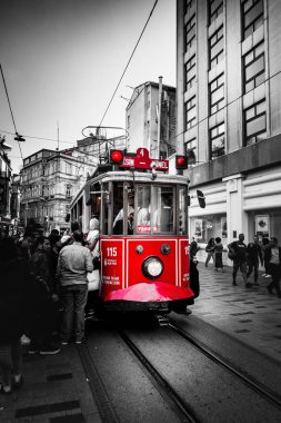 Taksim İstiklal Caddesi'nde nostaljik kırmızı tramvay