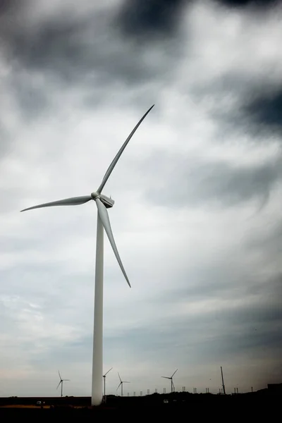 Wind turbines agricultural field — Stock Photo, Image