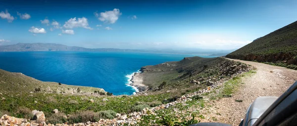 Narrow road with sea — Stock Photo, Image