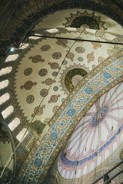 Cami tavanının iç kısmı — Stok fotoğraf