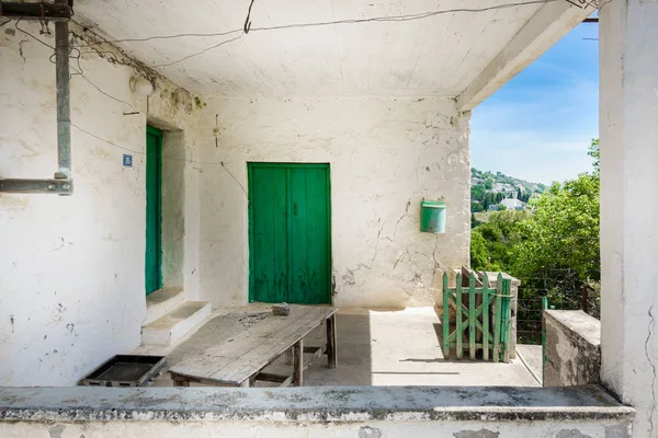 Entrance of old home — Stock Photo, Image