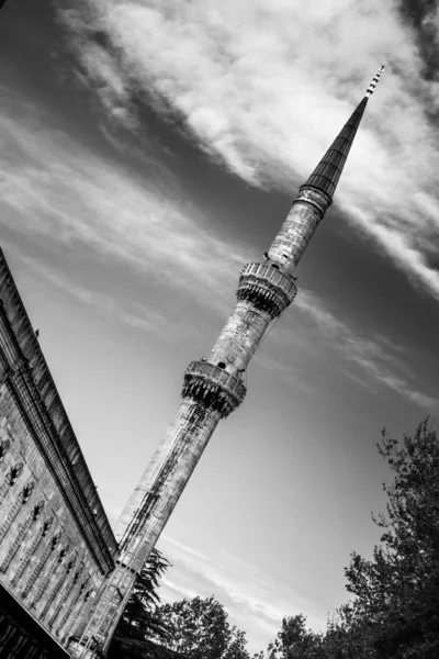 Minaret terhadap langit — Stok Foto