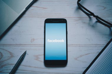 Nizhyn, Ukrayna/ 16-16-2019: Facebook uygulama logosu 